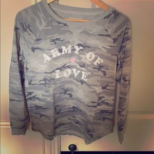 Women’s light weight sweatshirt